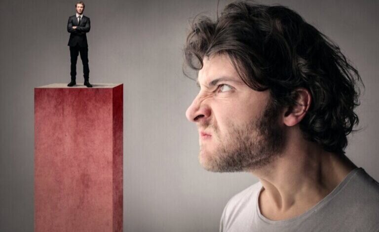 پاسخ‌های موثر به سوالات رایج افراد حسود و مدیریت روابط
