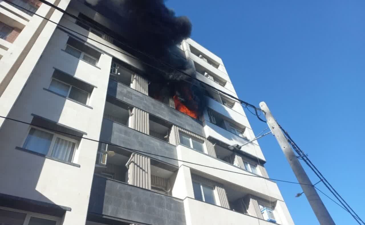 حادثه آتش‌سوزی در ساختمان مسکونی در مشهد و نجات کودکان محبوس شده