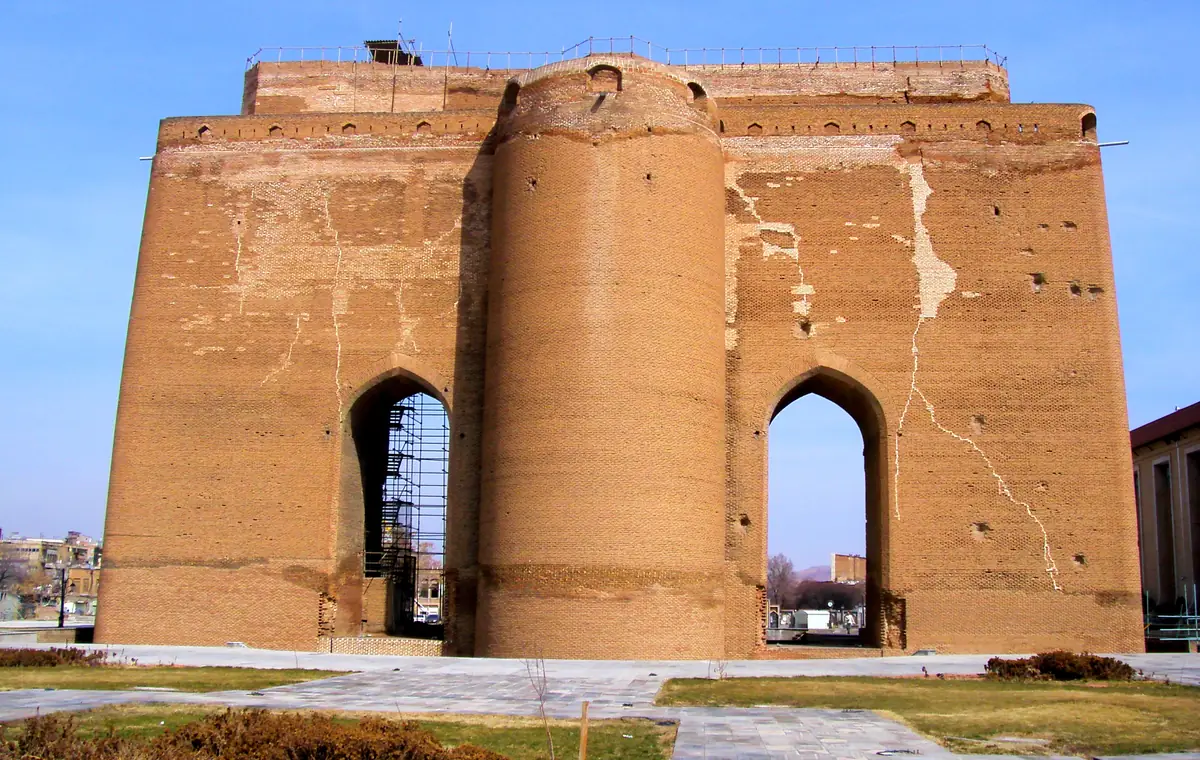آشنایی کامل با ارگ علیشاه تبریز، از تاریخچه تا معماری و نکات بازدید