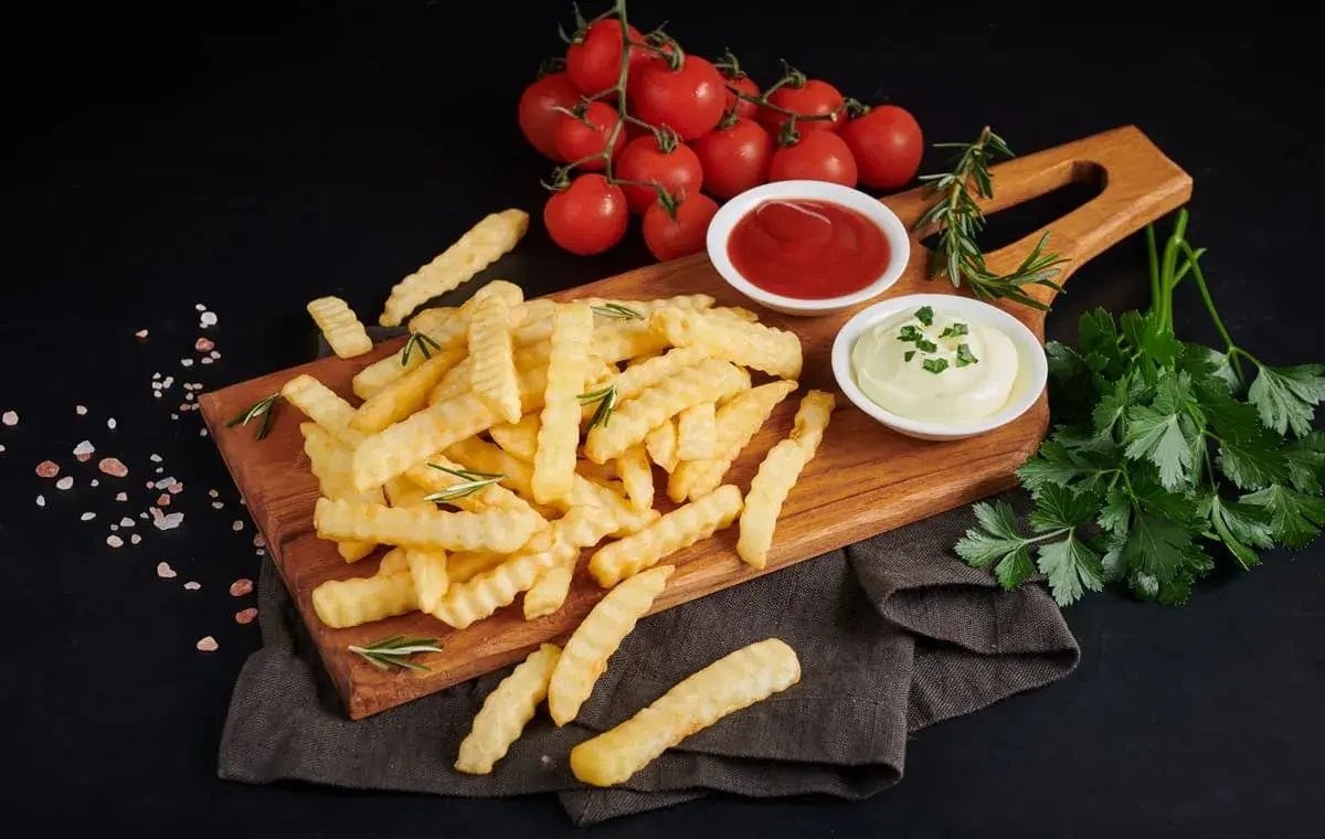 طرز تهیه سیب زمینی سرخ کرده پفکی و ترد در منزل