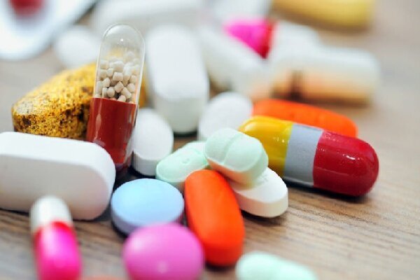 راستی‌آزمایی درباره مصرف قرص با نوشیدنی‌های مختلف و خطرات آن
