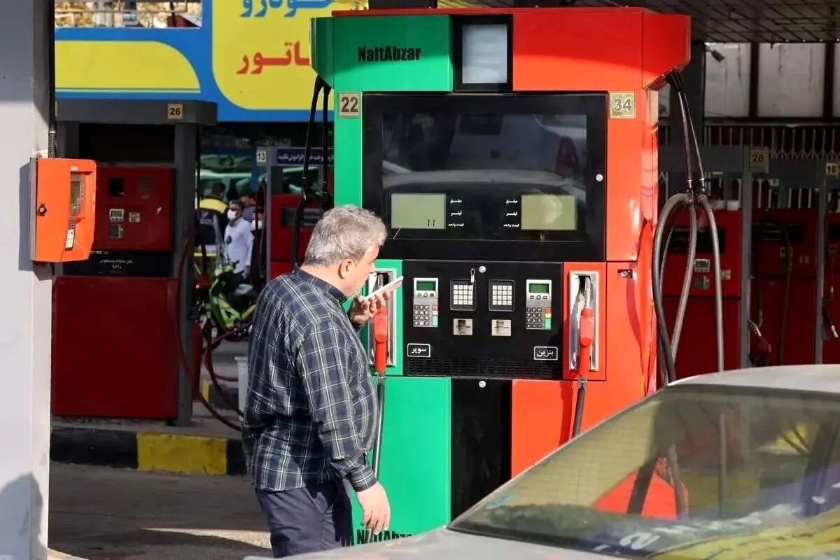 نجابت مردم در برابر افزایش قیمت بنزین نشان دهنده رضایت نیست