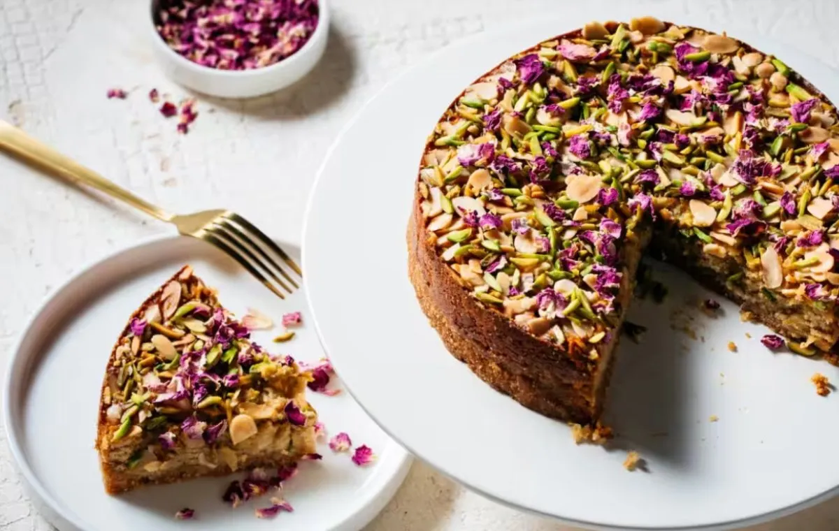 ۱۰ مدل کیک عید نوروز برای سفره هفت‌سین + طرز تهیه‌های متنوع