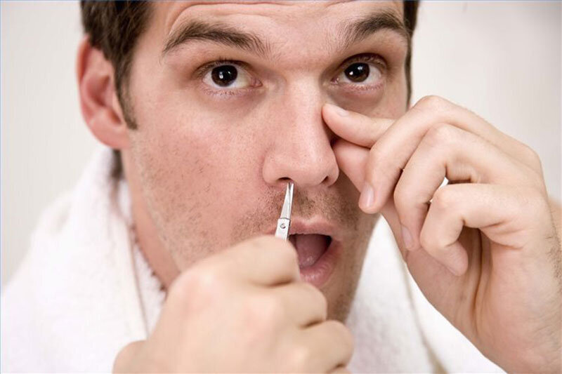 خطرات کندن موی بینی و روش‌های ایمن مدیریت آن