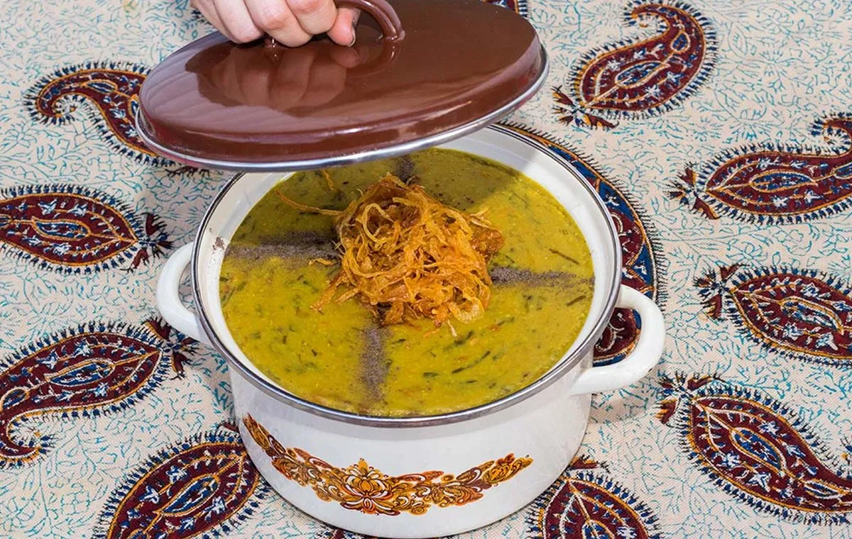 راهنمای کامل تهیه آش سبزی شیرازی صبحگاهی و مقوی