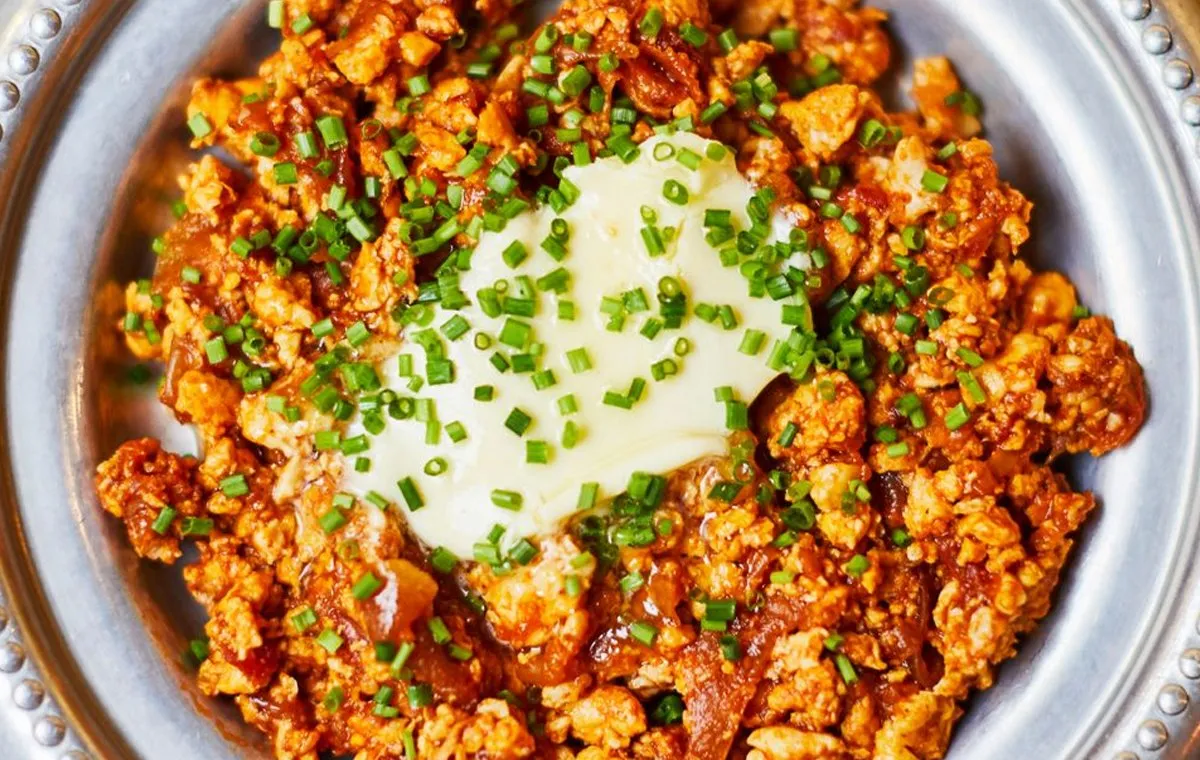 طرز تهیه املت قهوه خانه ای با رب گوجه و ادویه های متنوع