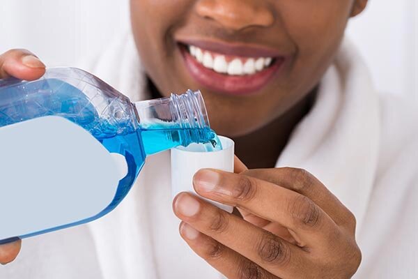 اشتباهات رایج درباره مسواک و دهانشویه و راهکارهای مراقبت صحیح