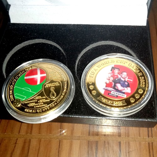 فروش جفت مدال جام جهانی قطر 2022 دانمارک با روکش طلا
