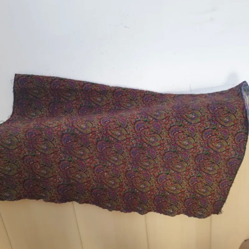 فروش پارچه رومیزی قدیمی ترمه با طرح‌های اصیل و زیبا