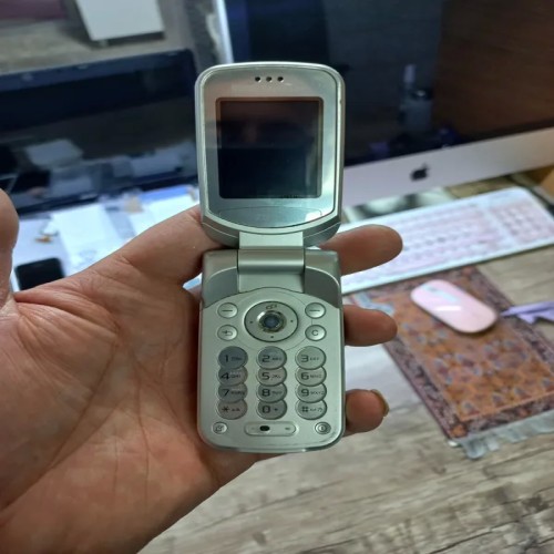 فروش گوشی سونی اریکسون Z530i سالم و تضمینی