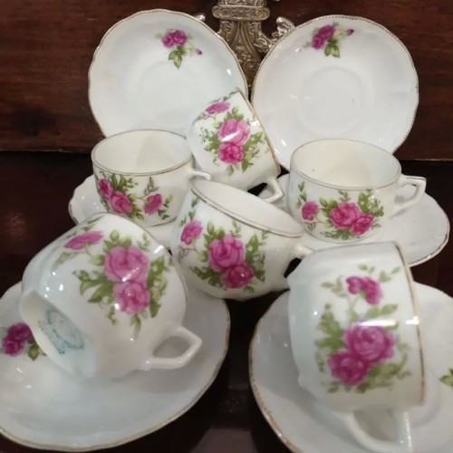 فروش فنجان نعلبکی گلسرخی قدیمی و سالم