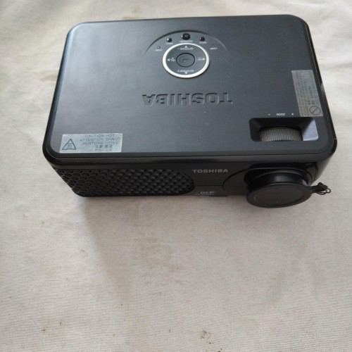 فروش ویدئو پروژکتور توشیبا باتوضیحات