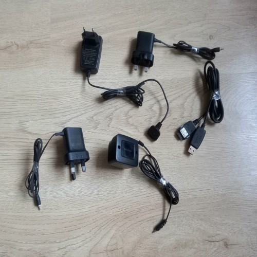فروش 4 شارژر و کابل نایاب با قیمت مناسب