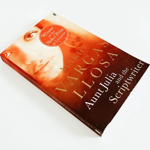 رمان Aunt Julia و نویسنده Mario Vargas Llosa | جدید