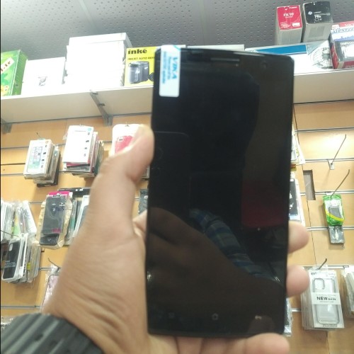 فروش گوشی Vika W3 3G با صفحه 5.5 اینچی و دوربین 8MP