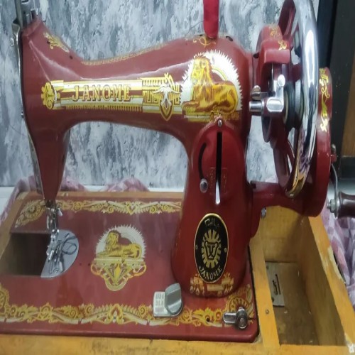 فروش چرخ خیاطی قدیمی و کلکسیونی با طراحی زیبا