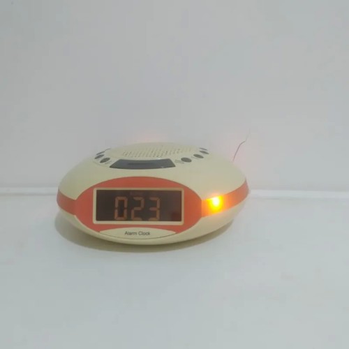 فروش ساعت رادیودار قدیمی برقی آلمانی با رقص نور