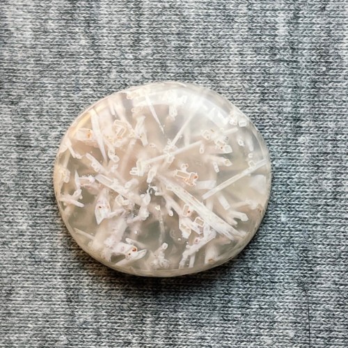 خرید عقیق روتایلی طبیعی با نقش زیبا و ابعاد 20×22 میلی‌متر