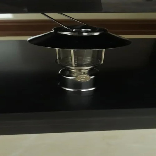 فروش فانوس قدیمی دکوری فلزی 40 ساله با ترک شیشه