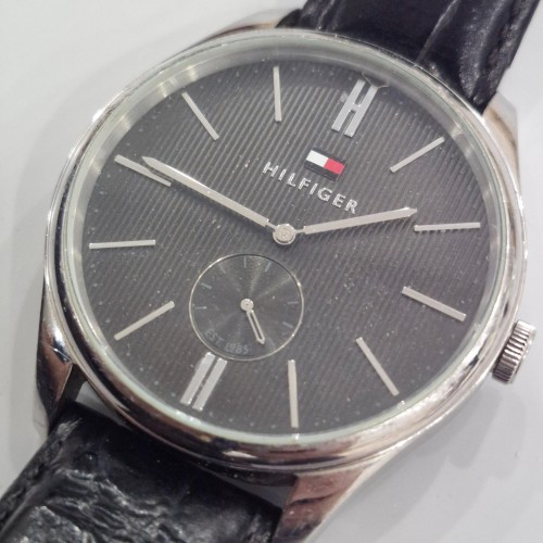 خرید ساعت TOMY HILFIGER اصل با موتور سوئیس و ثانیه شمار