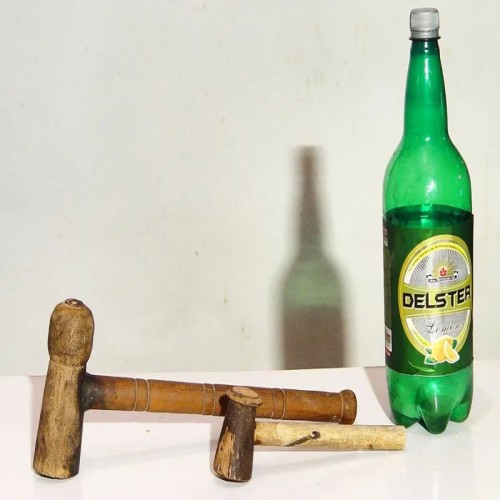 فروش چکشهای چوبی قدیمی در دو سایز سبک و سنگین