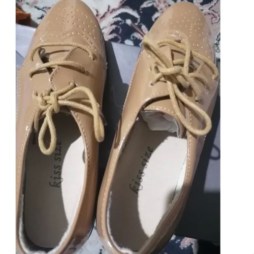 کفش ورنی عسلی ایتالیایی با بهترین کیفیت و طراحی شیک