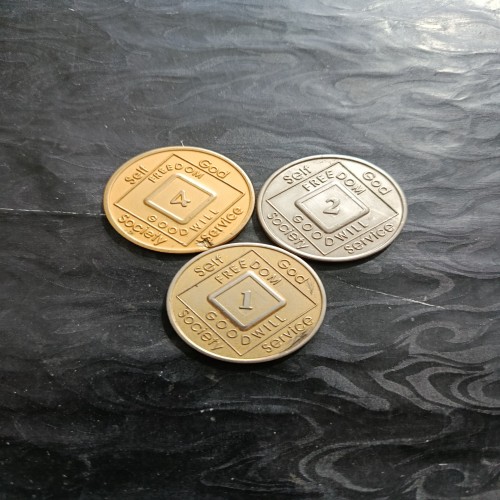 فروش 3 عدد نشان زیبای انجمن ترک اعتیاد