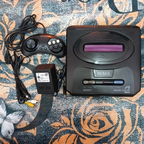 فروش سگا مگا درایو 2 حافظه دار با متعلقات کامل