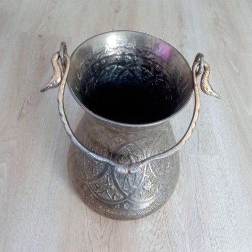 ظرف قدیمی نفیس ارتفاع 24 و قطر کف 25 سانتیمتر