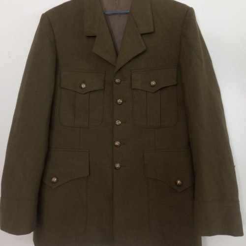 فروش کت نظامی کمیاب قدیمی 80 ساله با دکمه‌های نادر