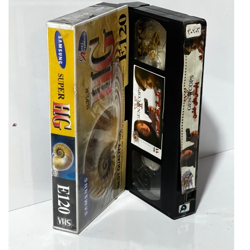 فیلم VHS پلیس‌های خشن خارجی با صحنه‌های اکشن و هیجان‌انگیز