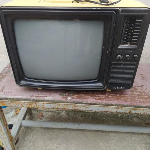 فروش تلویزیون 14 اینج شهاب قدیمی سالم با قیمت مناسب