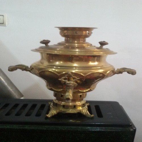 سماور زغالی 6 لیتری قدیمی و سنگین وزن با کیفیت عالی