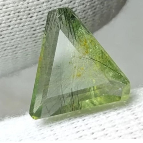 فروش نگین جواهری کلکسیونی زبرجد(پریدوت) مویی