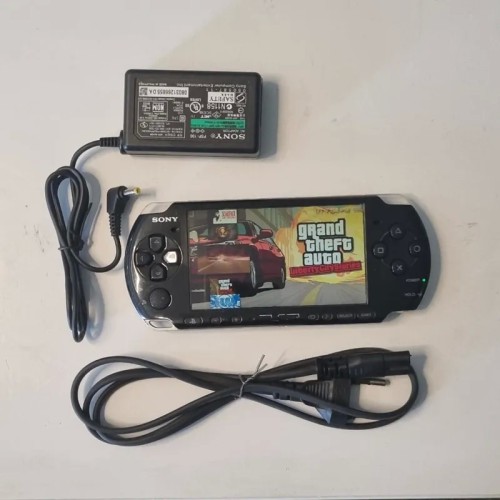 فروش PSP 3000 16 GB سالم و تمیز با بازی‌های متنوع