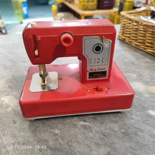 فروش چرخ خیاطی فانتزی قدیمی با بهترین قیمت