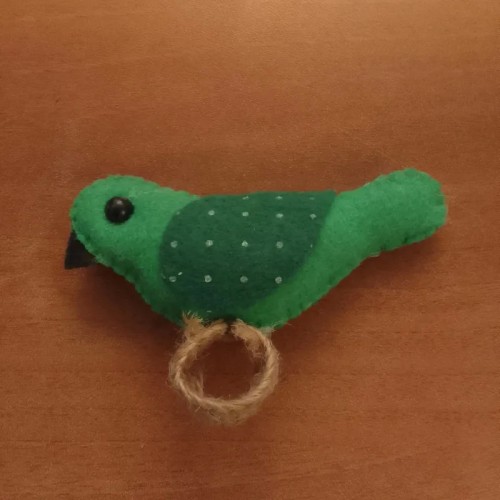 فروش عروسک نمدی پرنده گنجشک سبز آویز 11 سانت