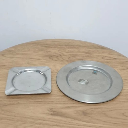 فروش پیش دستی زیرسیگاری قدیمی خارجی با قیمت مناسب