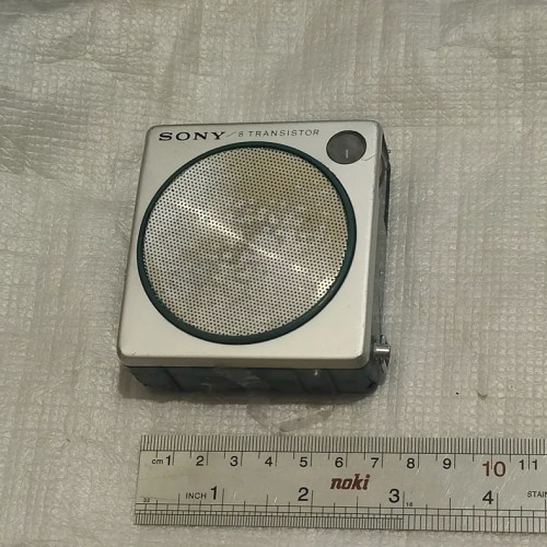 فروش مینی رادیو سونی 6سانتی معیوب و قدیمی