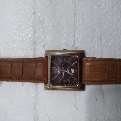 فروش ساعت مچی تست نشده