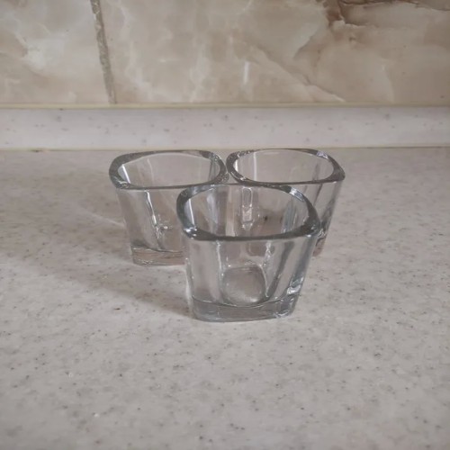 لیوان کوچک زیبا 4 عدد با طراحی اصیل و نو