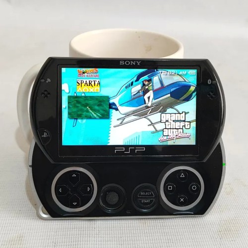 فروش سونی پلی استیشن پورتابل PSP GO اصل و نو