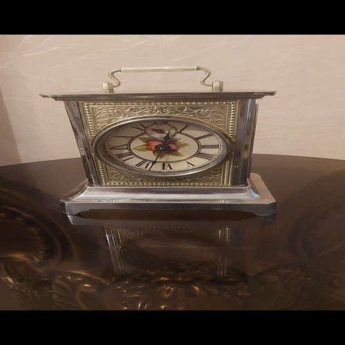 ساعت کالسکه کوکی انتیک رومیزی با کلید کوک و آلارم