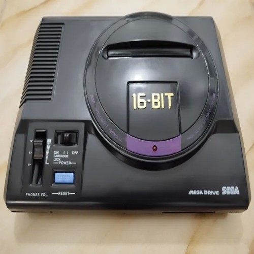 فروش سگا ژاپنی نایاب با 2 دسته و دکمه‌های خاص