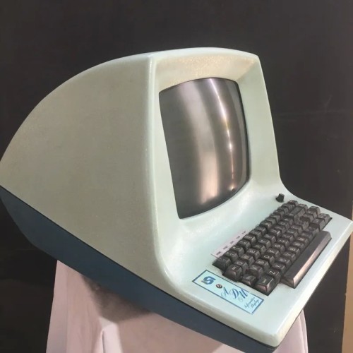 فروش مانیتور آمریکایی A3 نسل اول نادر و آنتیک