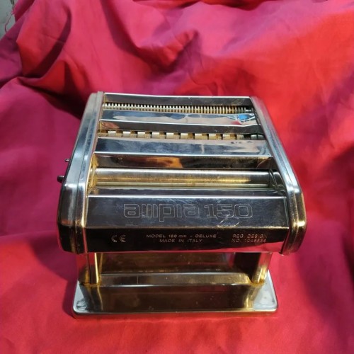 فروش دستگاه رشته بری ساخت ایتالیایی توضیحات دارد