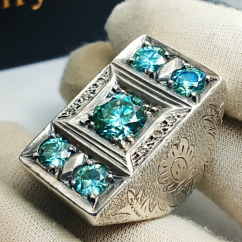 فروش انگشتر نقره کلکسیونی 70 گرمی با سنگ موزانایت اصل