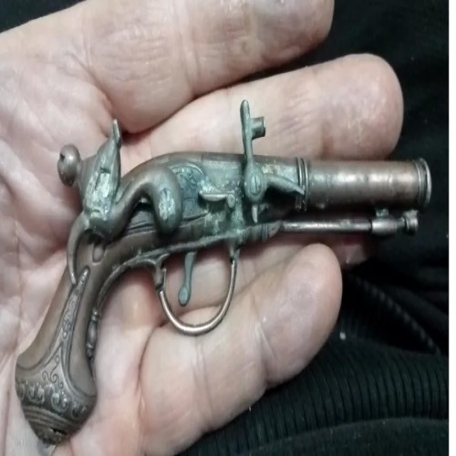 فروش تپانچه جاسوییچی فلزی قدیمی و خاص