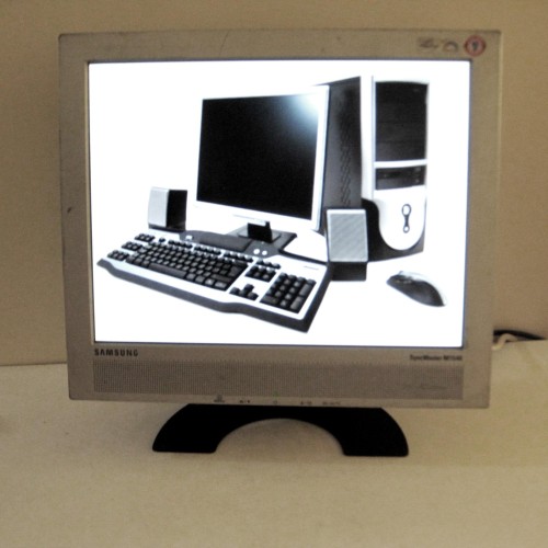 فروش مانیتور 15 سامسونگ SAMSUNG LCD سالم، اسپیکردار