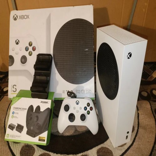 کنسول ایکس باکس سری اس 500 گیگ سالم و بازی‌های قانونی